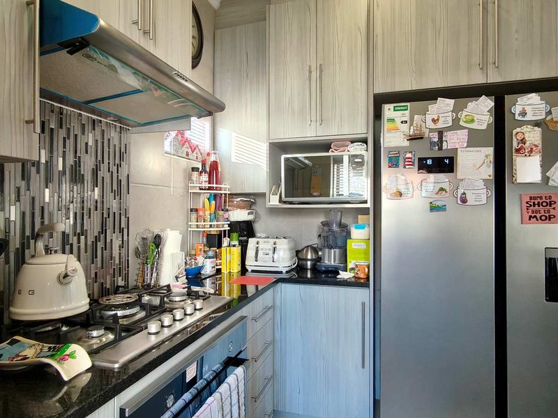 Neat double story home for sale with sea views - Photo 6