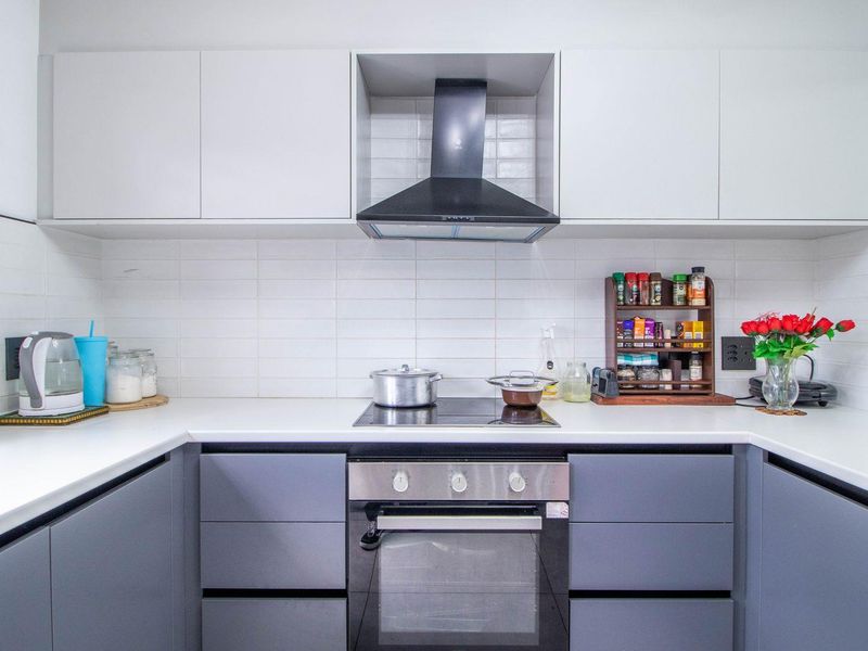 Beautiful Duplex townhouse in Lakefield Benoni - Photo 8