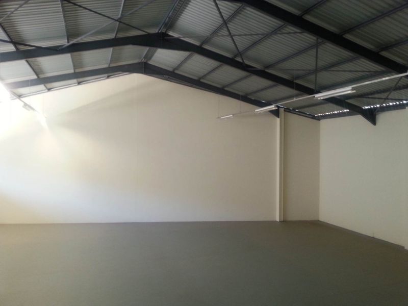 Warehouse to let Northern Industrial- Street Front - Photo 5