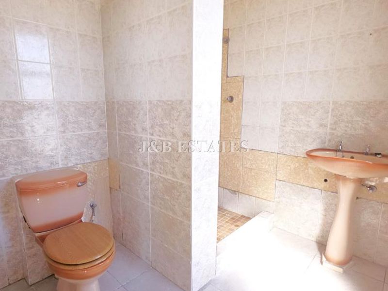 Spacious Property In CBD - Photo 10