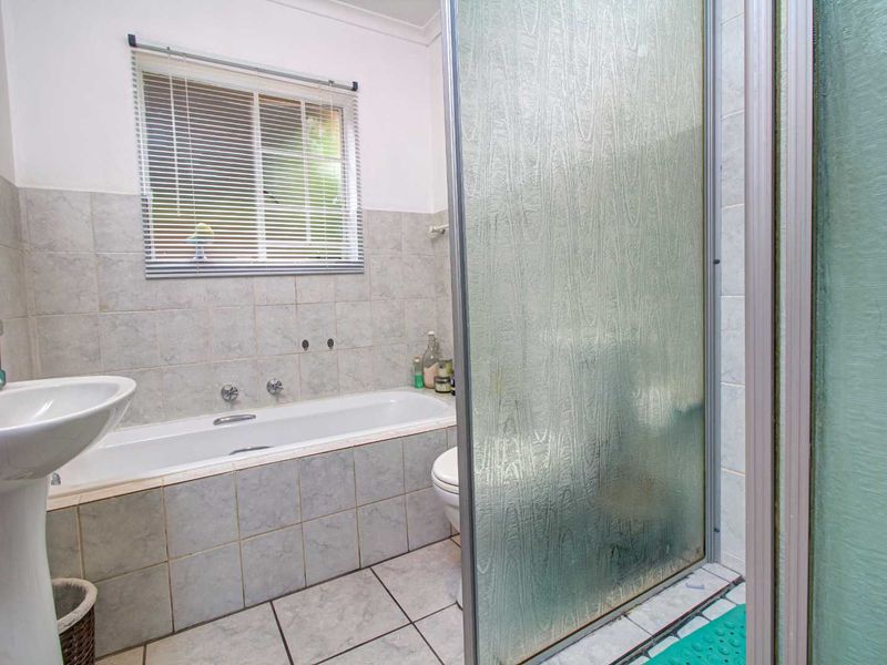 Perfect Blend of Style and Accessibility! - Photo 9