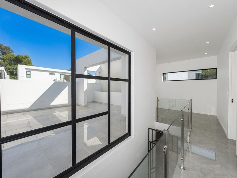 GORGEOUS SPACIOUS 3 BEDROOM HOME FOR SALE IN BRYANSTON - Photo 10