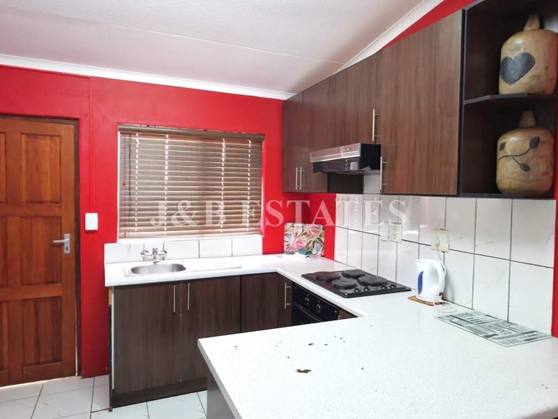 Fully Operational Guesthouse - Photo 10