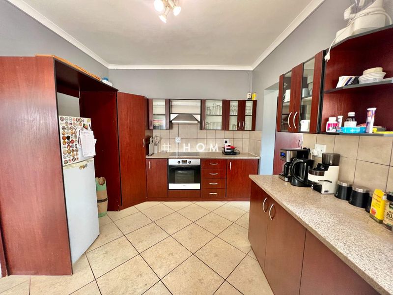 Family Home for sale near Windhoek Gimnasium - Photo 7