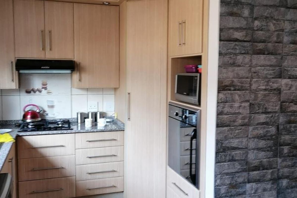 2 Bedroom Home in Retirement Village, Mookgophong - Photo 2