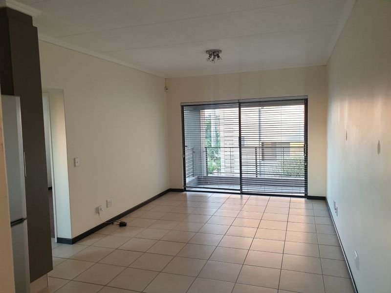 1 BEDROOM APARTMENT FOR SALE IN LONE HILL - Photo 4