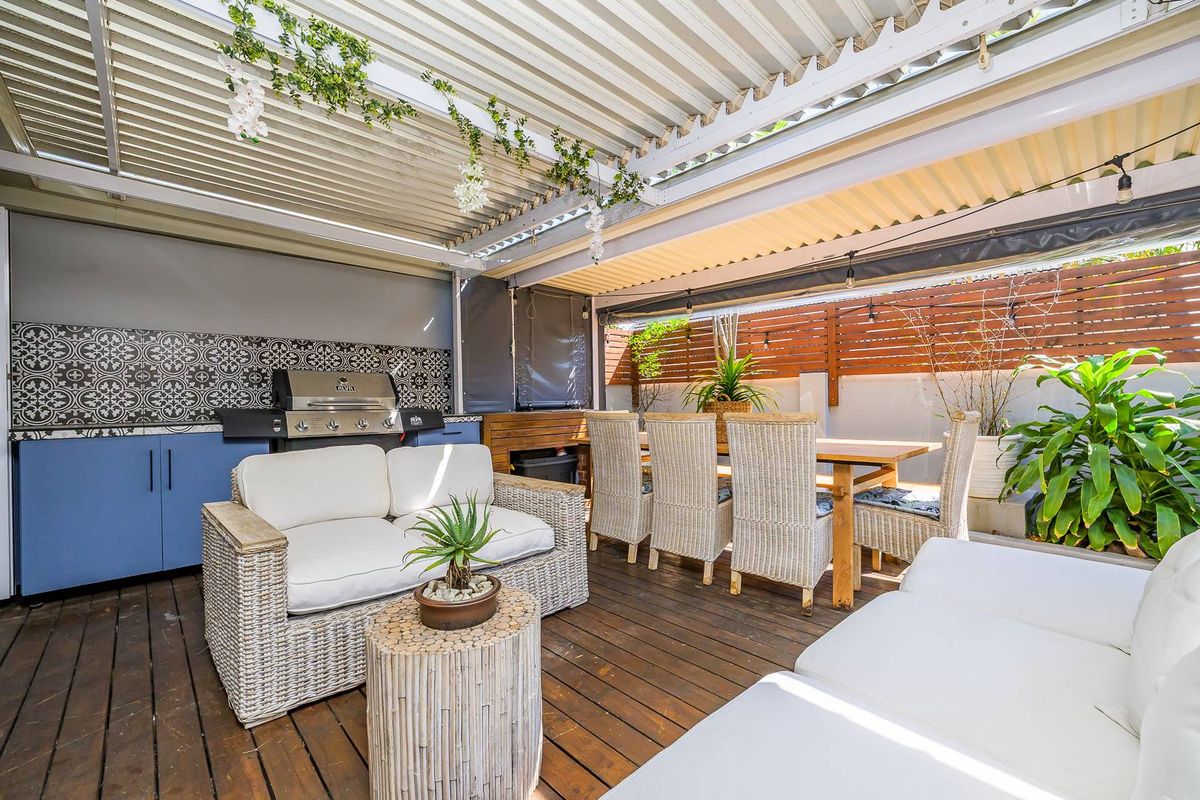 Modern 3 Bedroom Townhouse | Walk to Umhlanga Beach | Private Garden | Exclusive Mandate - Photo 4