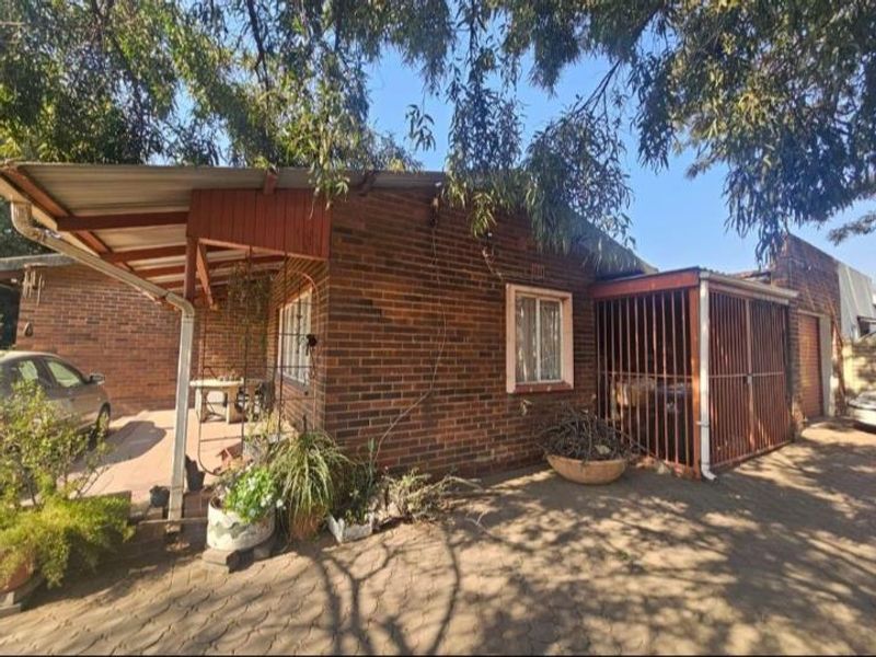3 Bedroom House For Sale in Vanderbijlpark CW5 - Photo 2
