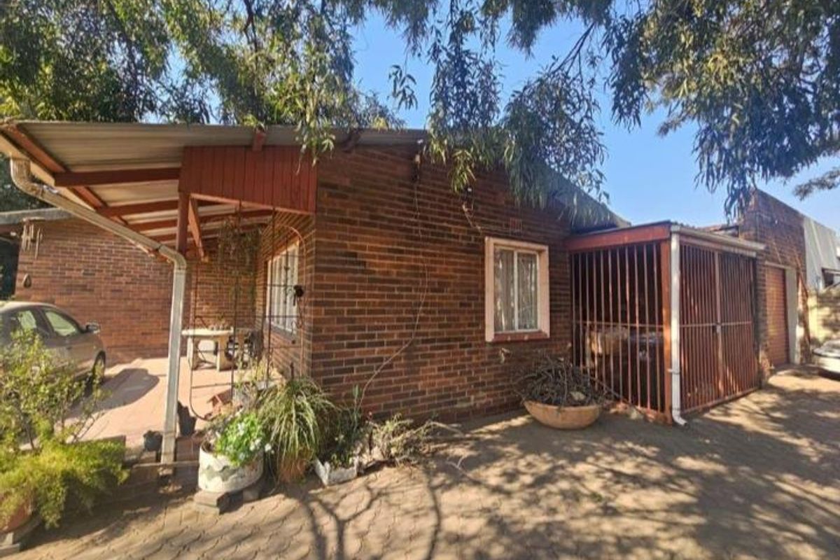 3 Bedroom House For Sale in Vanderbijlpark CW5 - Photo 2