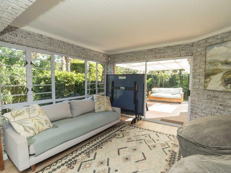Stunning Renovated Family Home with Breathtaking Valley Views - Photo 6