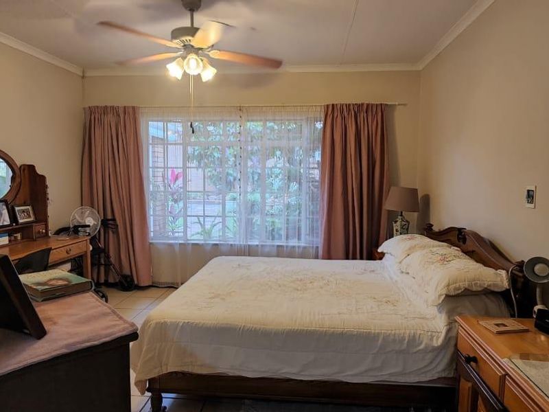 Neat as a pin...just move in and stay! - Photo 3