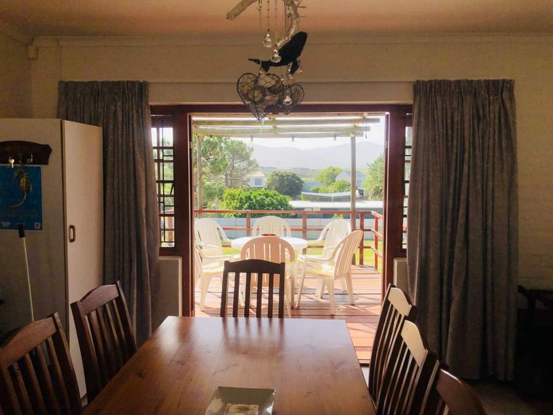 Charming Country-Style Retreat - Photo 4