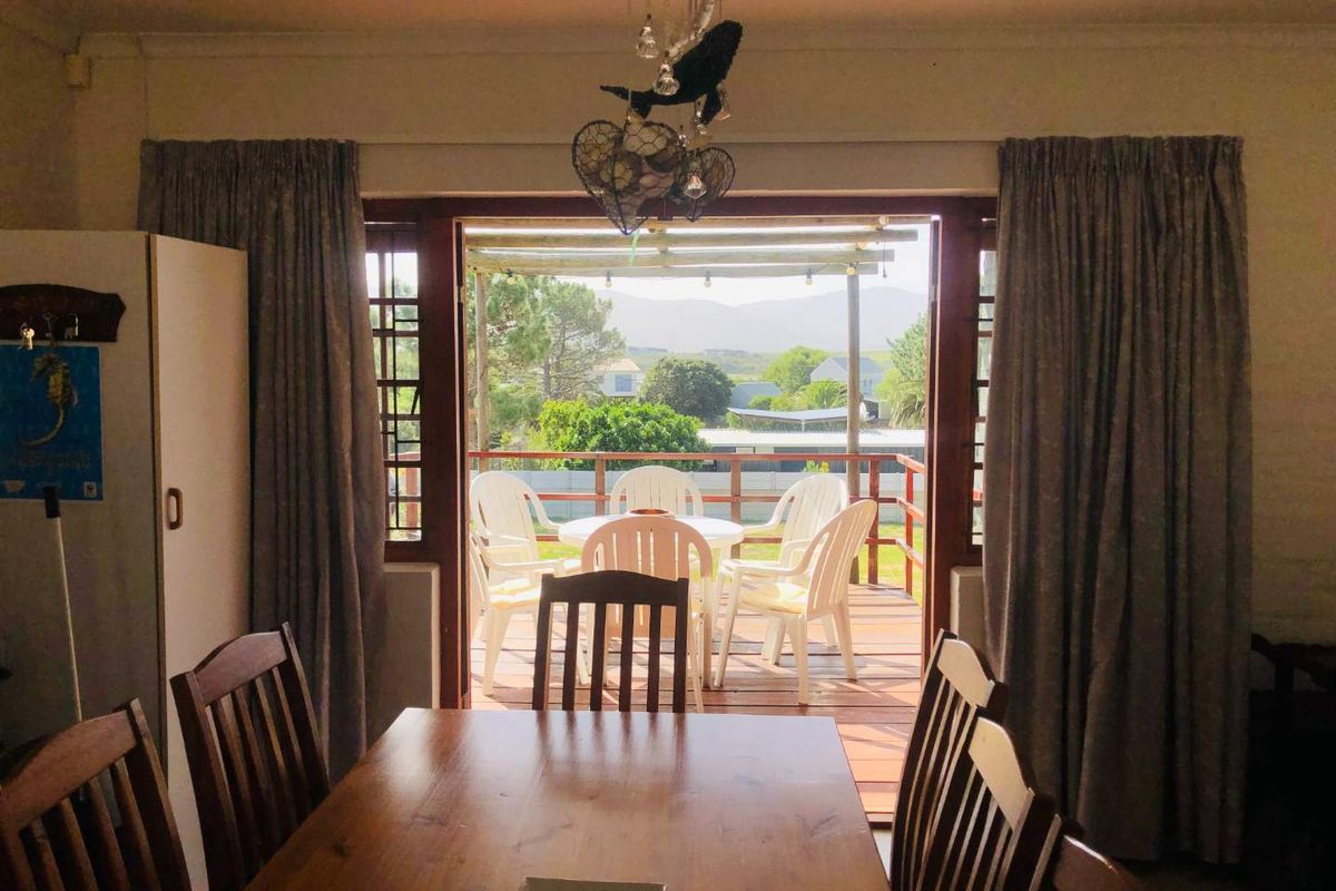 Charming Country-Style Retreat - Photo 4