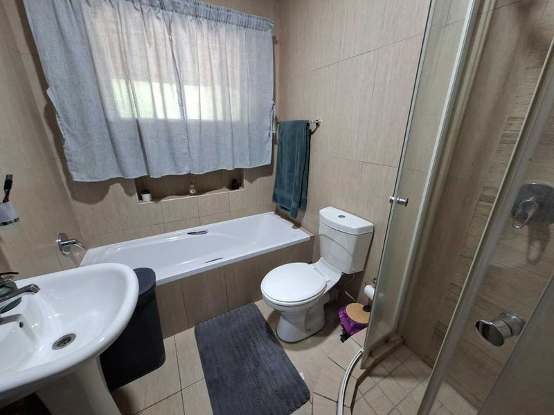 2 Bedroom Apartment To Let - Photo 8