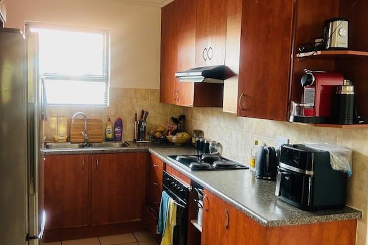 3 Bedroom Townhouse to Rent in Parkrand - Photo 4