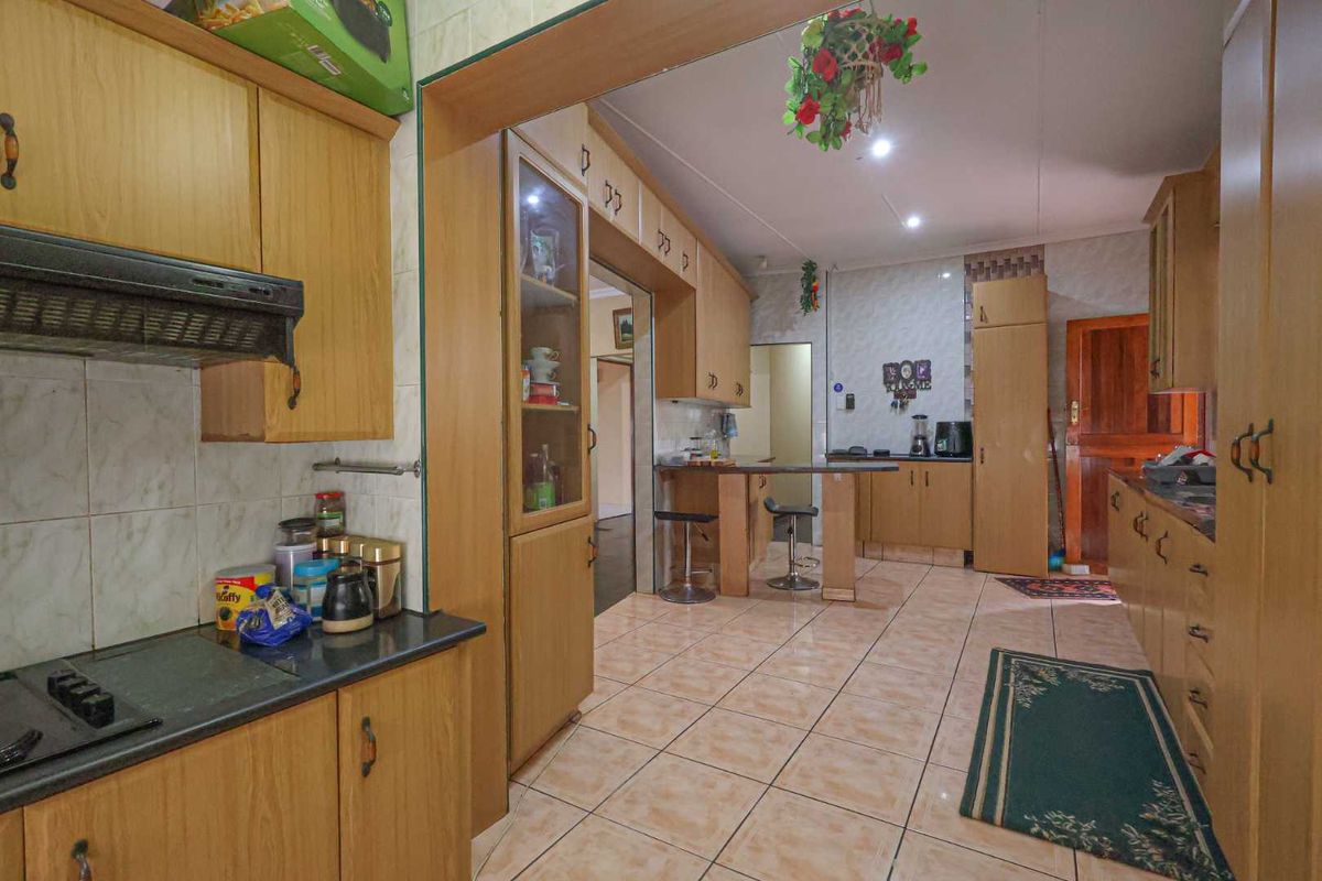 Spacious 4 Bedroom Family Home with Granny Flat – Prime Yellowwood Park Location - Photo 4