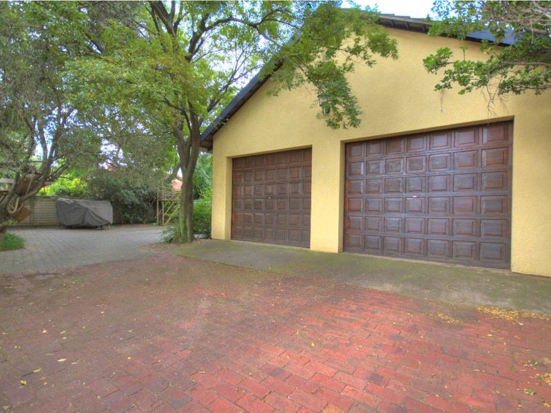 Massive Family home with Giant Cottage in Prime Brackenhurst (meyersdal side) - Photo 7