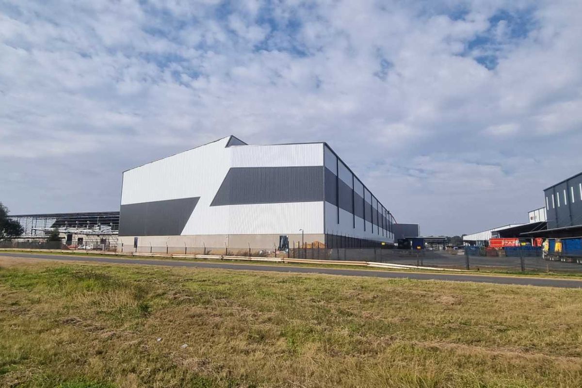 Section S5 | Premium Logistics Facility To Let in Jet Park – 10,288m2 - Photo 4