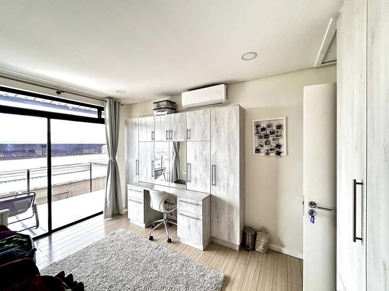 3 Bedroom House For Sale in Kleine Kuppe - Photo 10