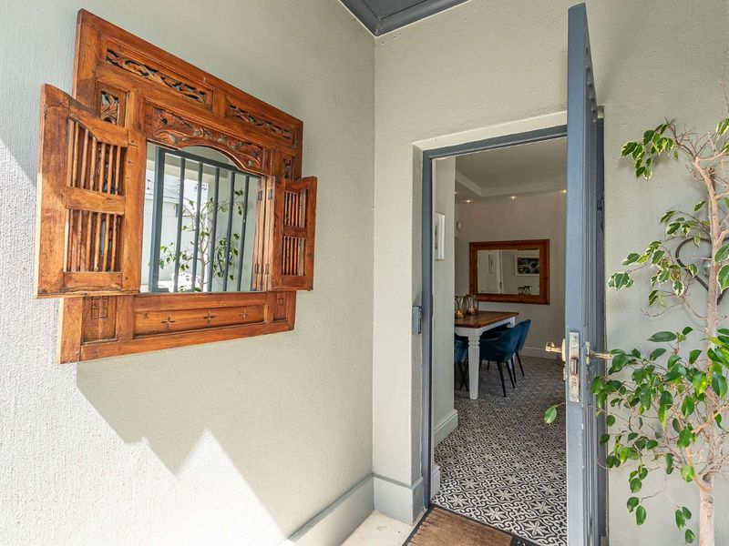 A MODERN DESIGN MASTERPIECE - Photo 4