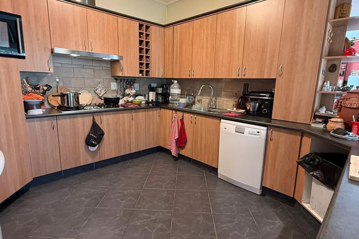 Klein Windhoek- For Sale- N$4 700 000 - Photo 2