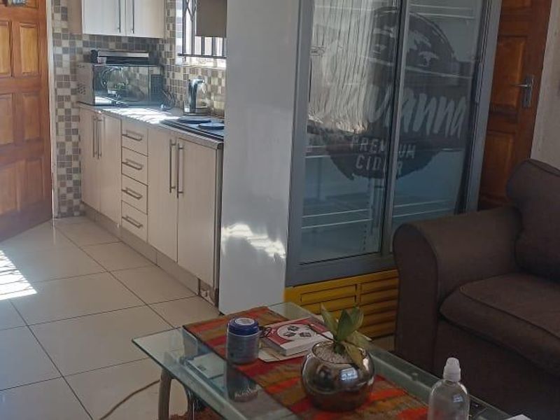 3 Bedroom House for sale - Photo 2