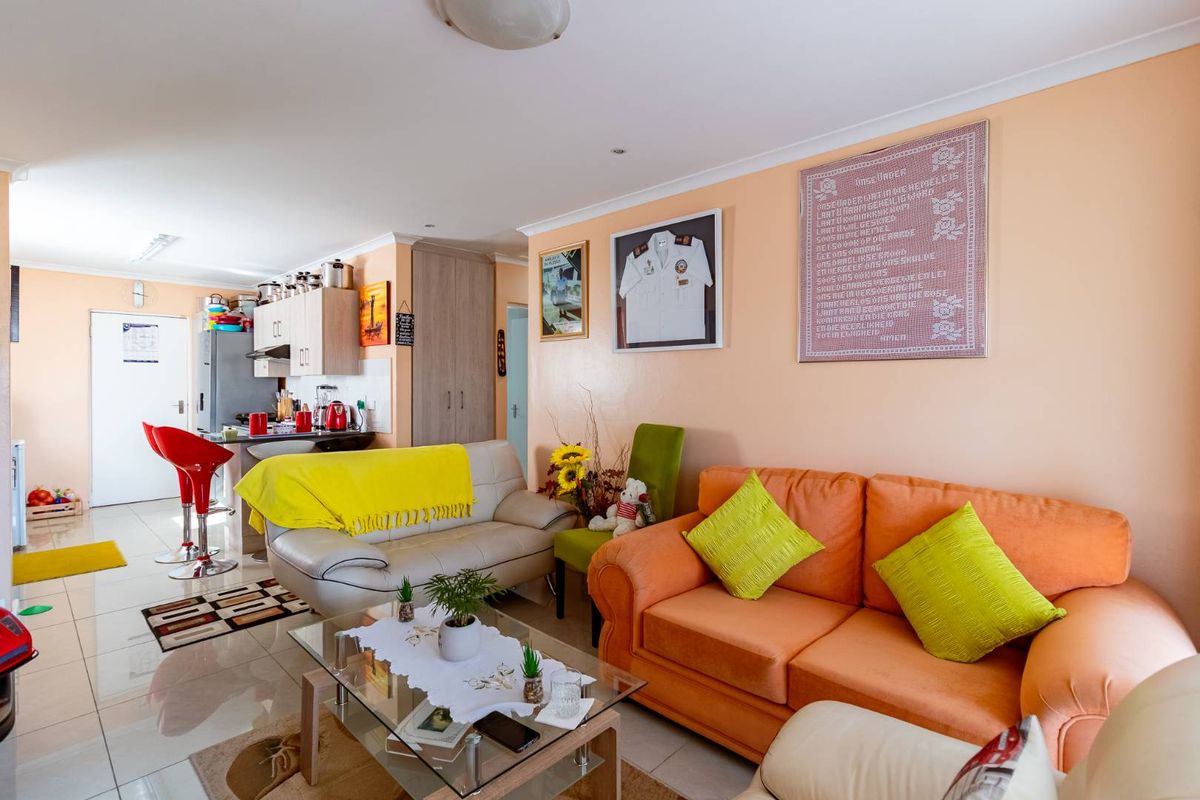 3 Bedroom Townhouse for Sale in Fairview - Photo 5