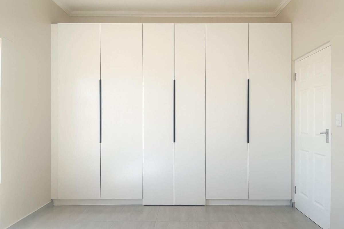 Freestanding Townhouse - Photo 5