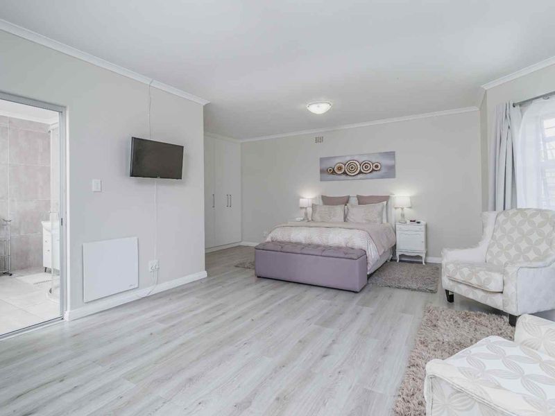 Upmarket Self Catering Tourist Venture for Sale - Photo 9