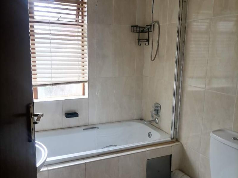 **Charming 2-Bedroom Apartment for Sale in 21 Zambezi Estates** - Photo 10