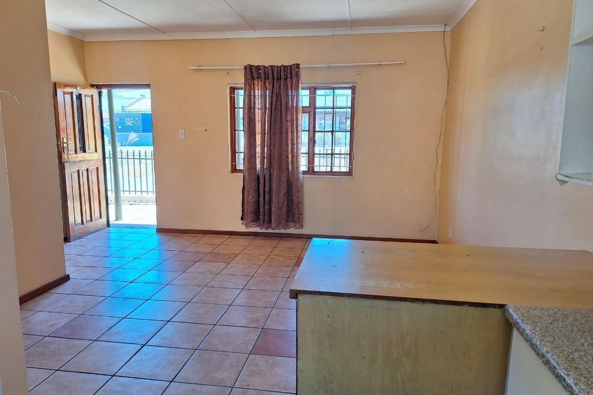 Fire the landlord! - Photo 4