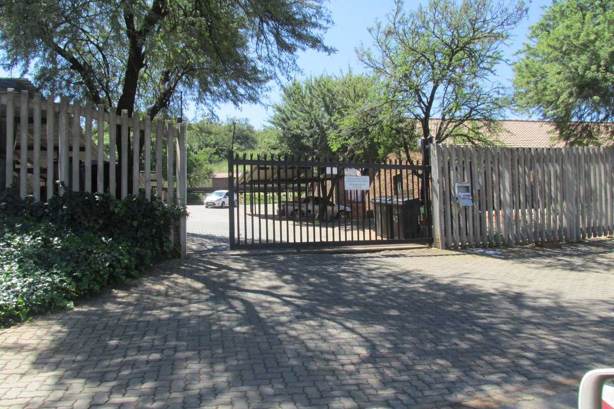 2 BEDROOM DUPLEX TO RENT IN PHILIP NEL PARK - Photo 2