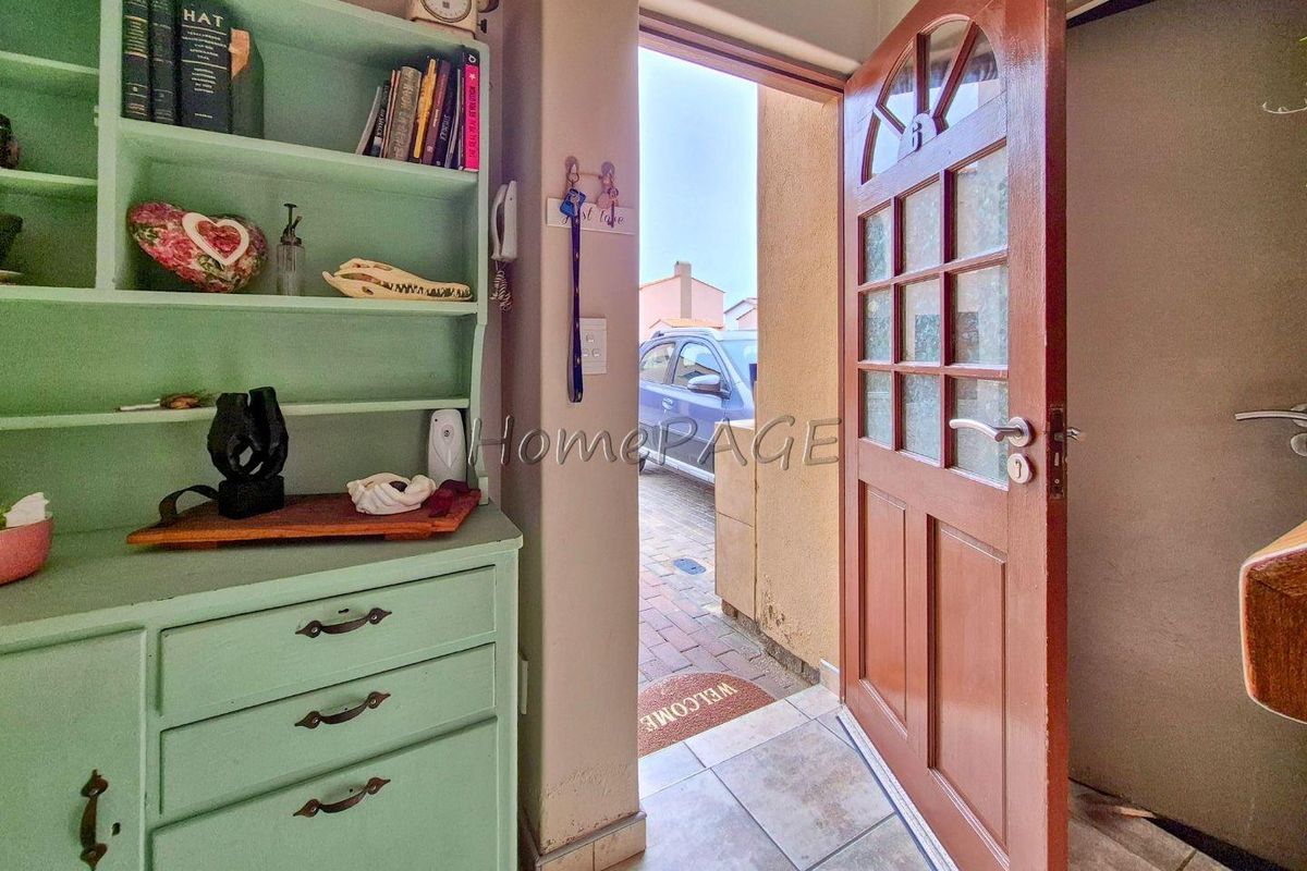 Fairway Estates, Walvis Bay:  Unit in Fairway Complex is for Sale - Photo 4