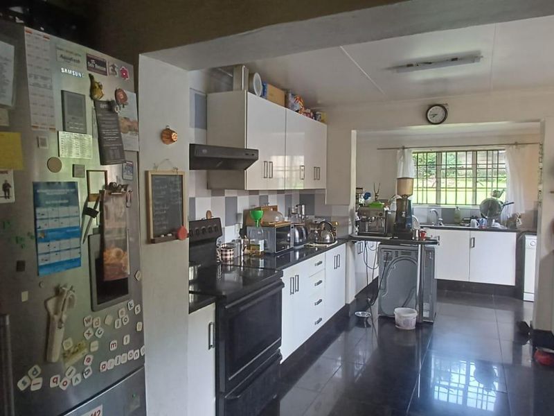 A lovely 3 bedroom 3 bathroom house! - Photo 2