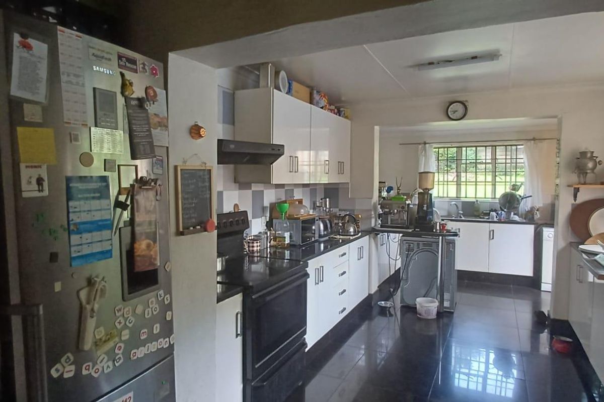 A lovely 3 bedroom 3 bathroom house! - Photo 2