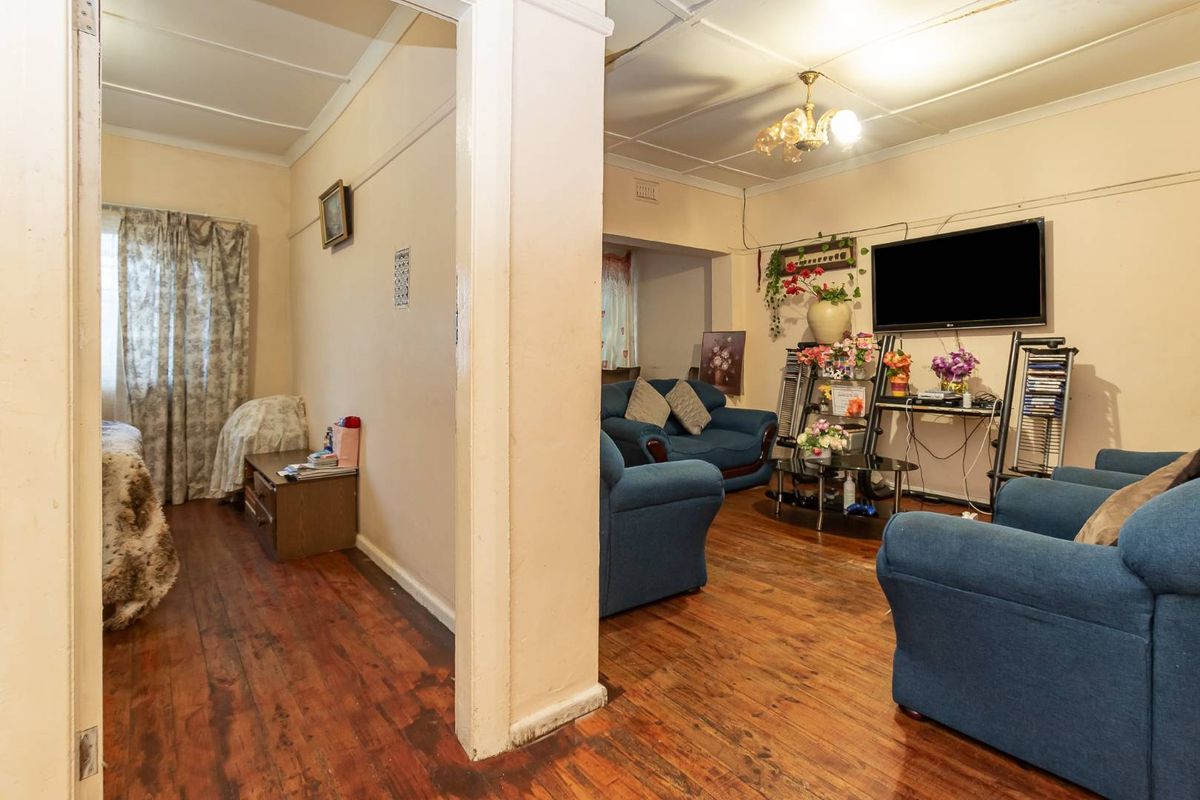 2 Bedroom House with Flatlet in Brooklyn -R1.25m - Photo 4