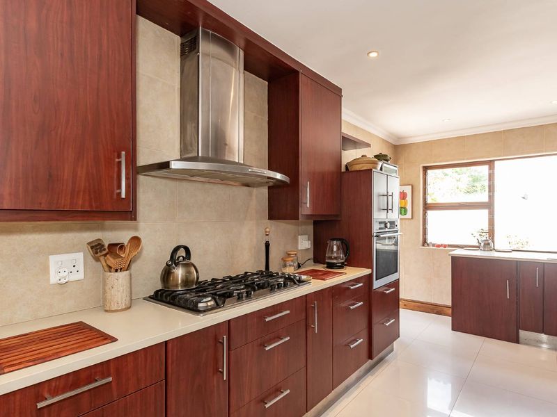 STUNNING HOME IN SOUGHT-AFTER KLEIN WASSENAAR - Photo 9