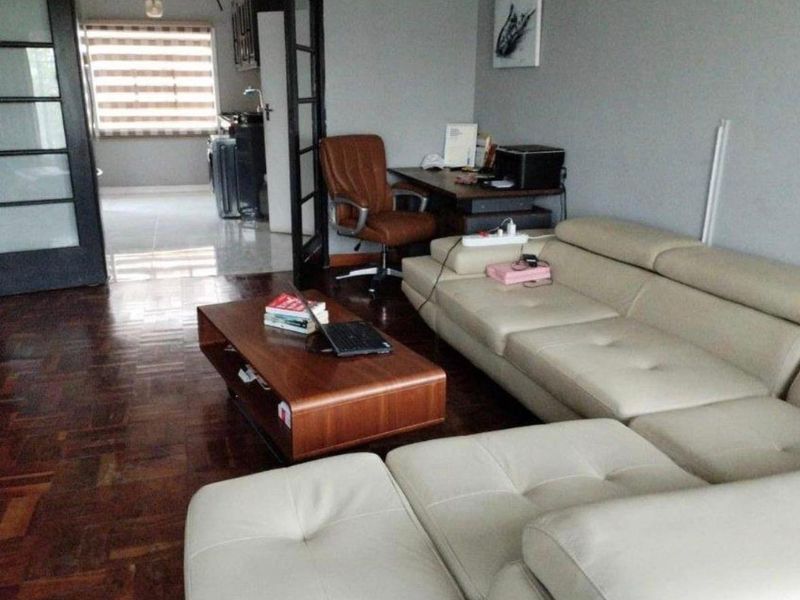 Spacious Apartment in safe area. - Photo 2