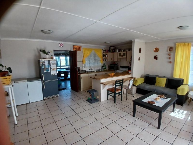 2 HUGE LIVING AREAS AS WELL AS 2 SHADED AREAS - Photo 8