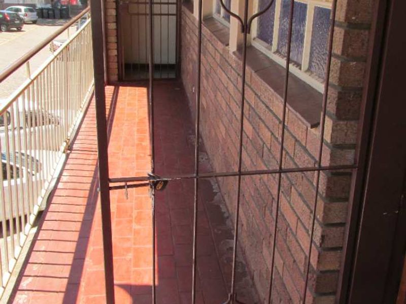 2 BEDROOM FLAT TO RENT IN PRETORIA WEST - Photo 2