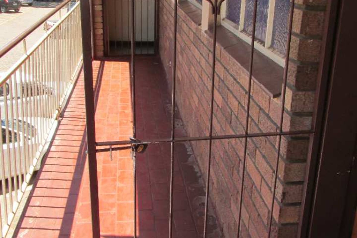2 BEDROOM FLAT TO RENT IN PRETORIA WEST - Photo 2
