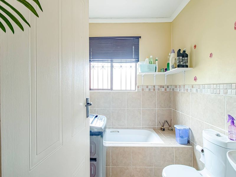 Ground floor 2 Bed 2 bath apartment - Photo 8