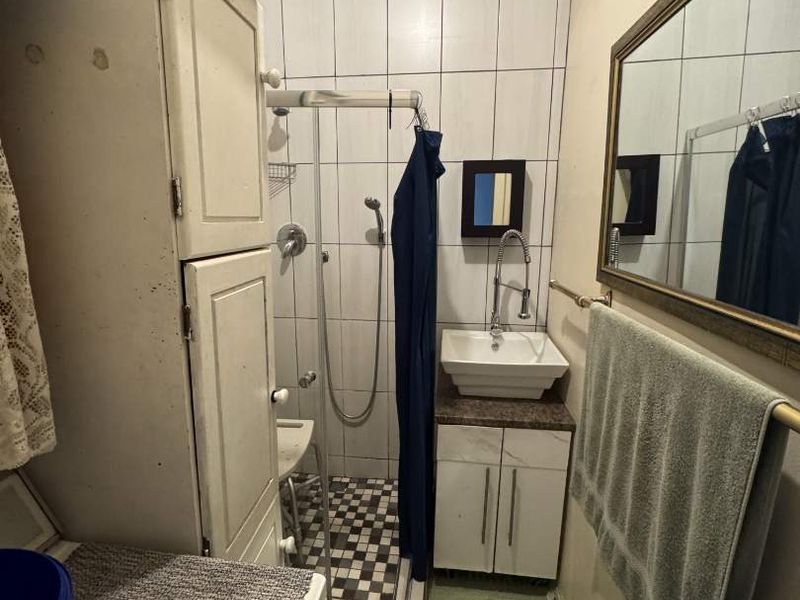 Huge Family Home with 2 bedroom Flat for sale - Photo 10