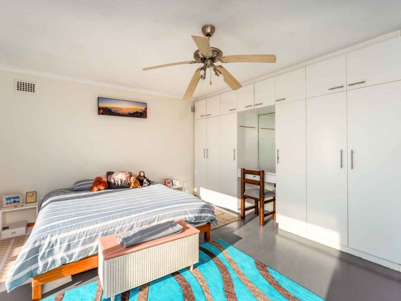 Three-Storey Three-Bed Sun-Kissed Views at Royal Mews - Photo 3