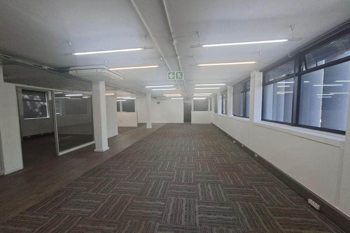 Professional 304m2 Office Space Available in Essex Gardens, Westville - Photo 4