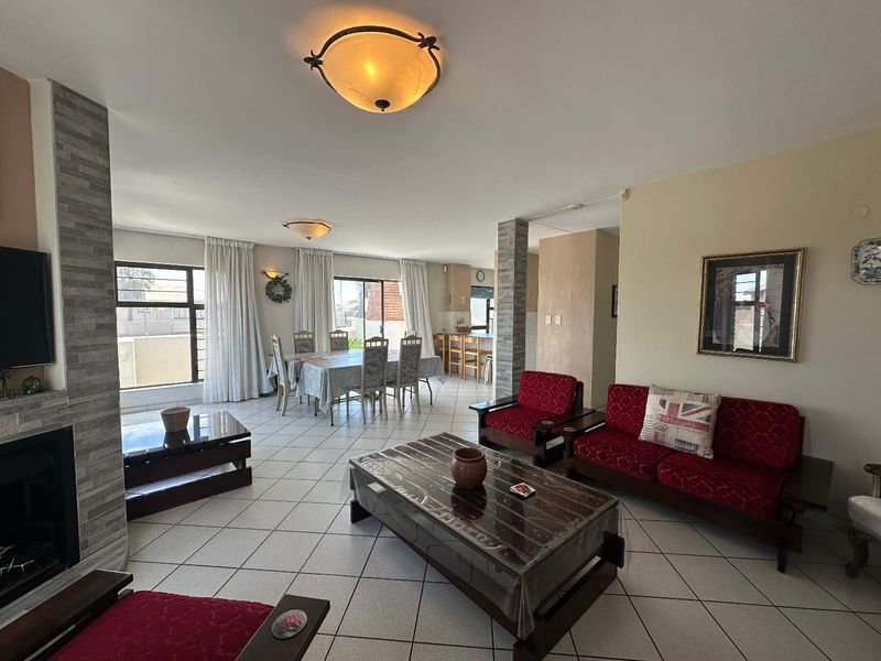 4 Bedroom Townhouse  – Prime CBD Location - Photo 4