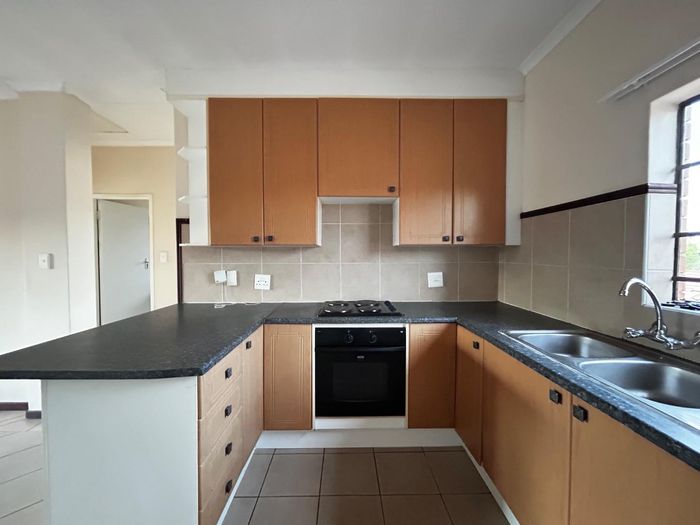Property #2553202, Townhouse Rental Monthly in Mooikloof Ridge