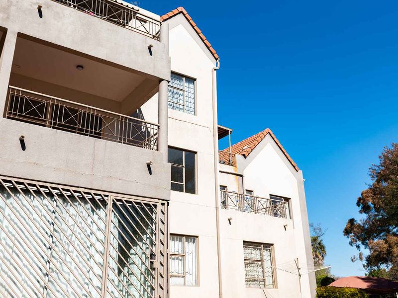 Ground floor Unit - Photo 4