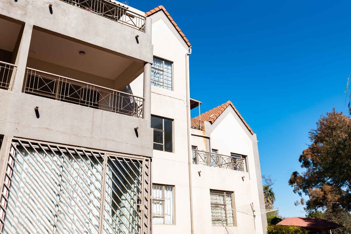 Ground floor Unit - Photo 4