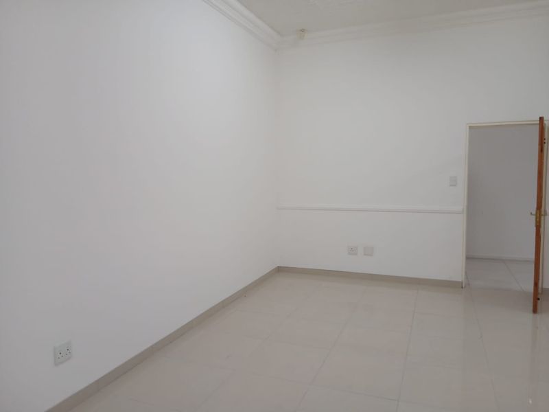 OFFICE / SHOP TO LET - SOUTHERN INDUSTRIAL - Photo 2